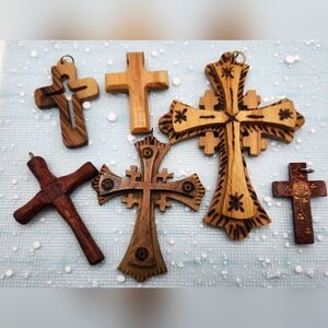 VINTAGE 6 wood cross pendants for necklace.  Makes a great gift at Christmas!